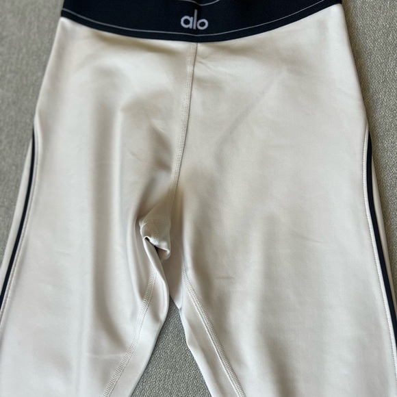 Alo Airlift High-Waist Suit Up Legging - Picture 6 of 6